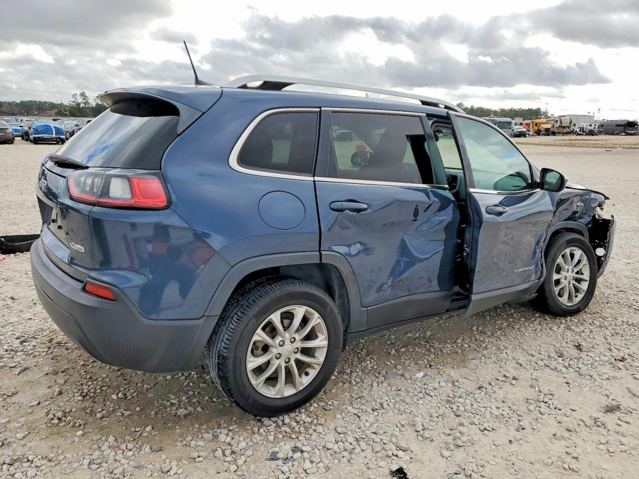 2019 Jeep Cherokee Latitude - zdjęcie 3