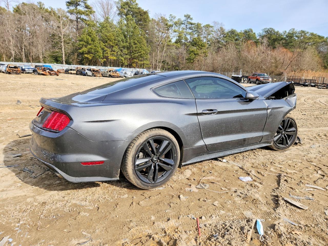 2017 Ford Mustang - zdjęcie 3