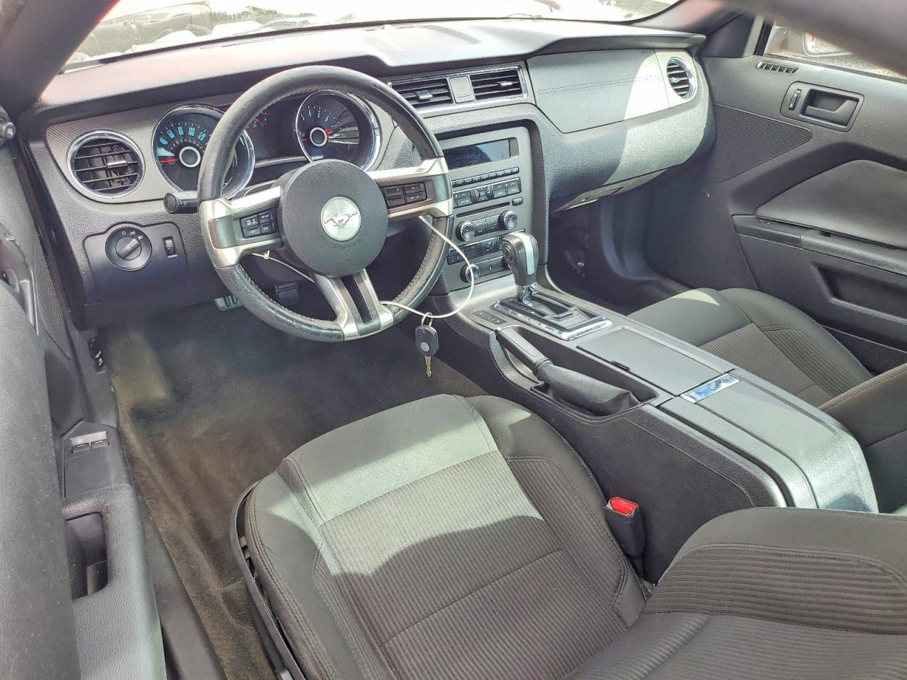 2014 Ford Mustang - zdjęcie 8