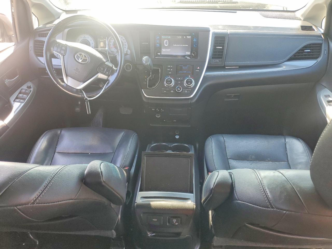 2016 Toyota Sienna Se - zdjęcie 8