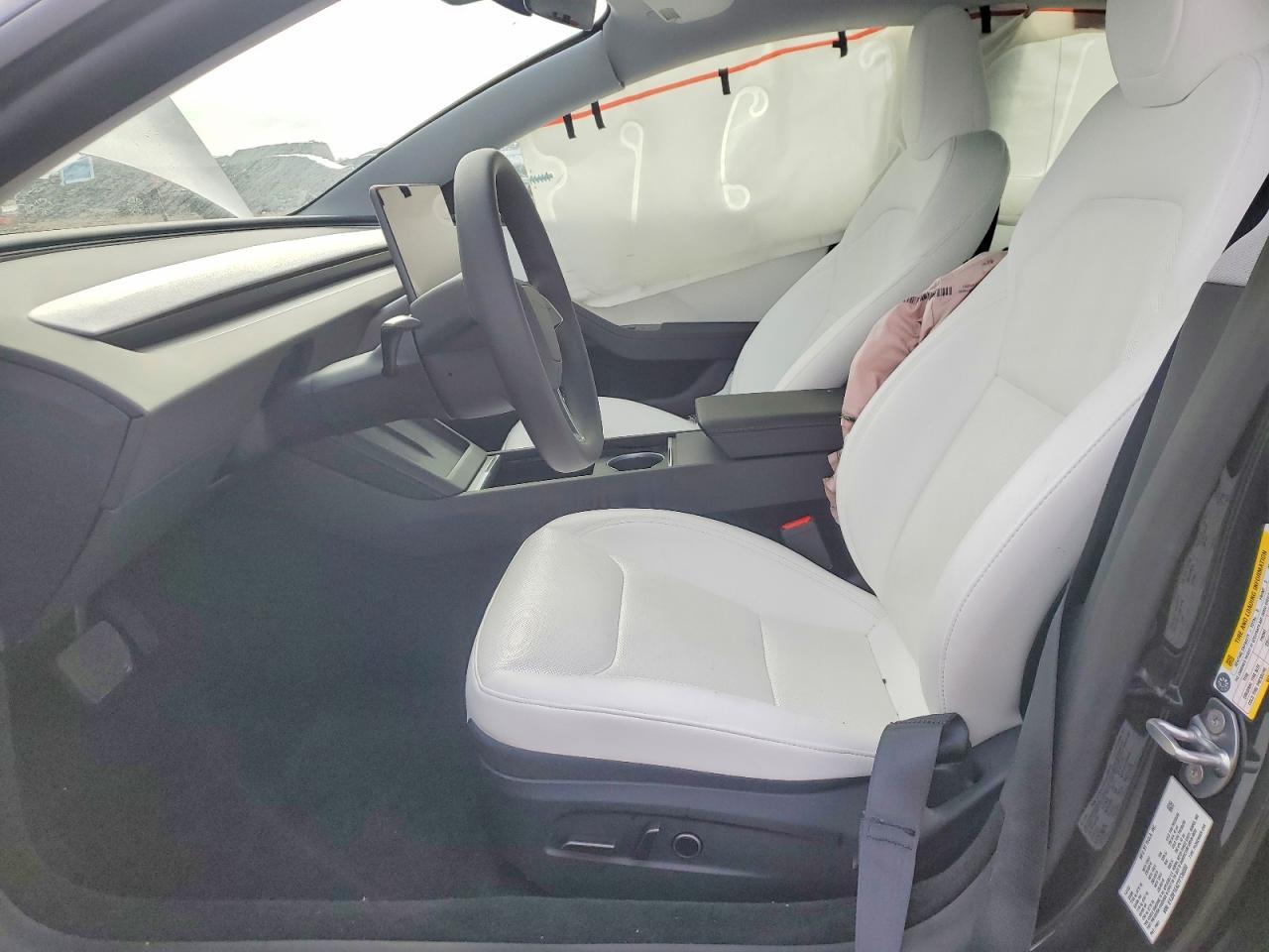 2026 Tesla Model 3 - zdjęcie 7