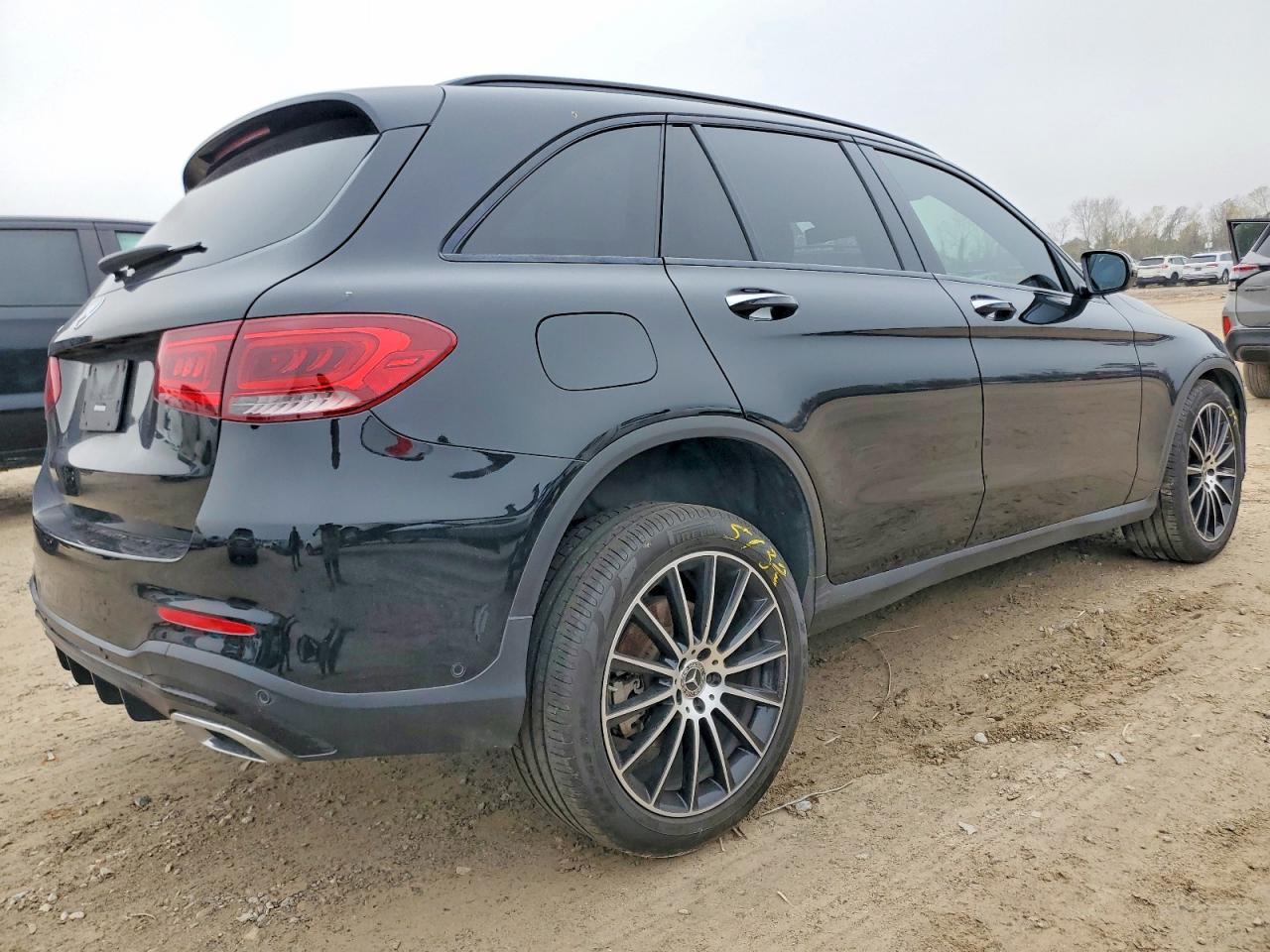 2021 Mercedes-Benz Glc 300 - zdjęcie 3