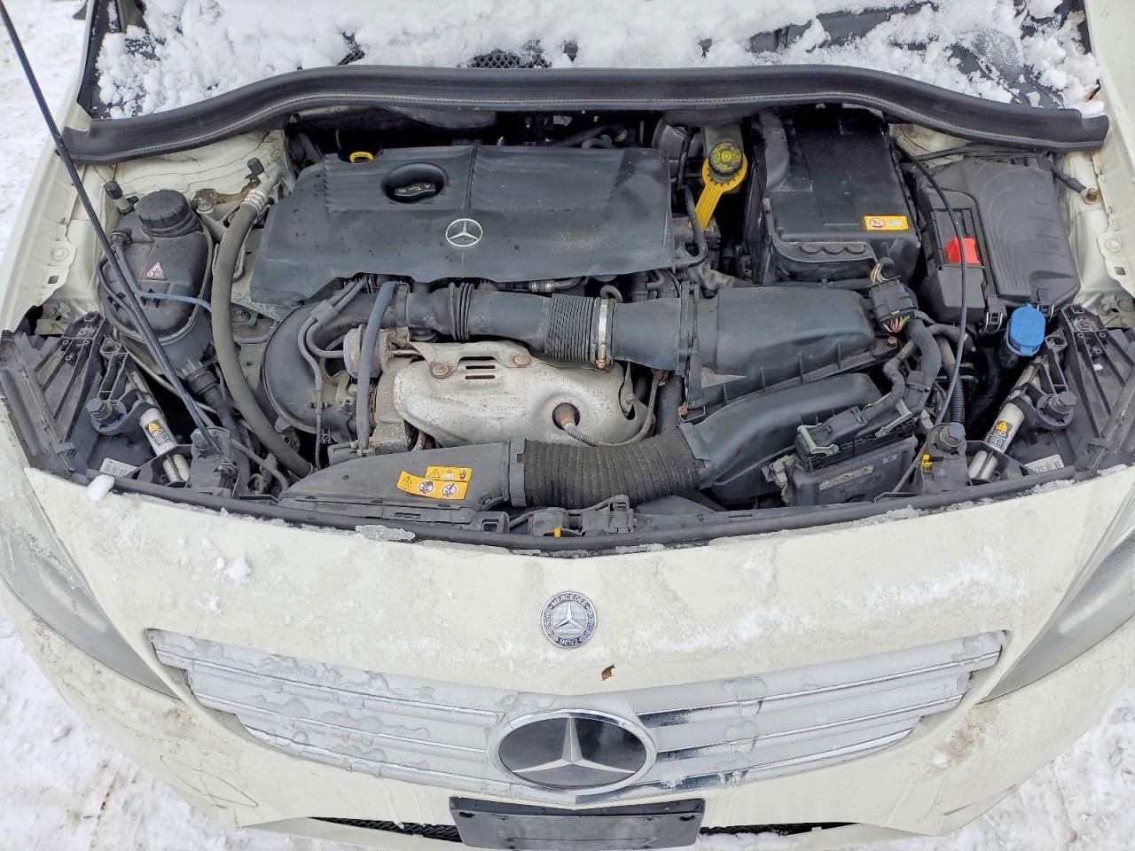 2014 Mercedes-Benz B250 - zdjęcie 11