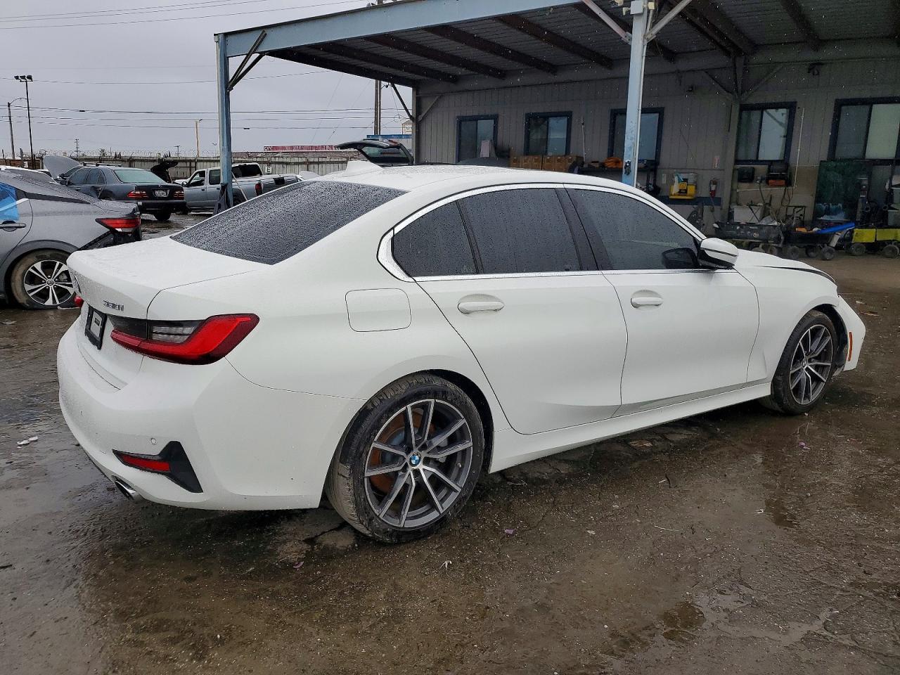 BMW Seria 3 - zdjęcie 3