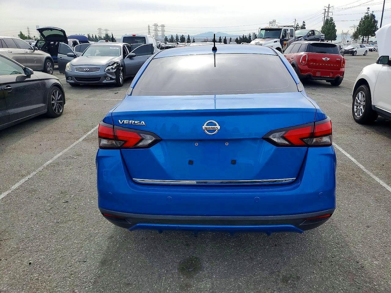 2020 Nissan Versa S - zdjęcie 6