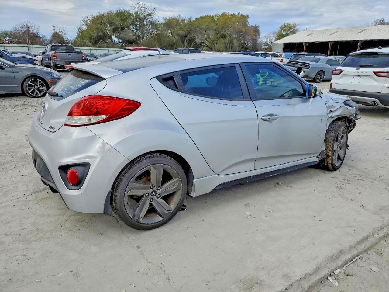 2015 Hyundai Veloster Turbo - zdjęcie 3