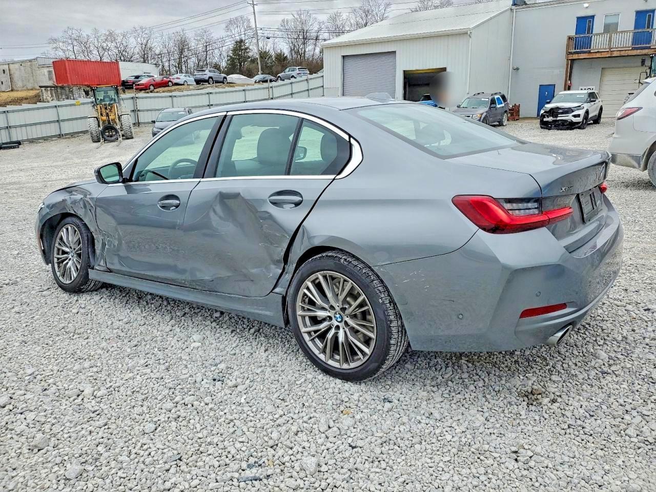 BMW Seria 3 - zdjęcie 2