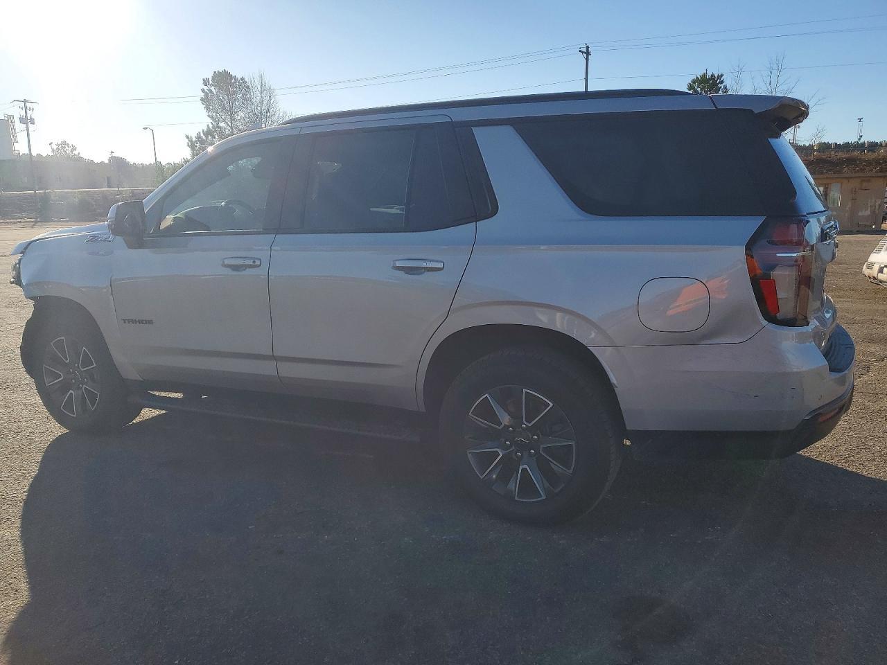 2021 Chevrolet Tahoe K1500 Z71 - zdjęcie 2