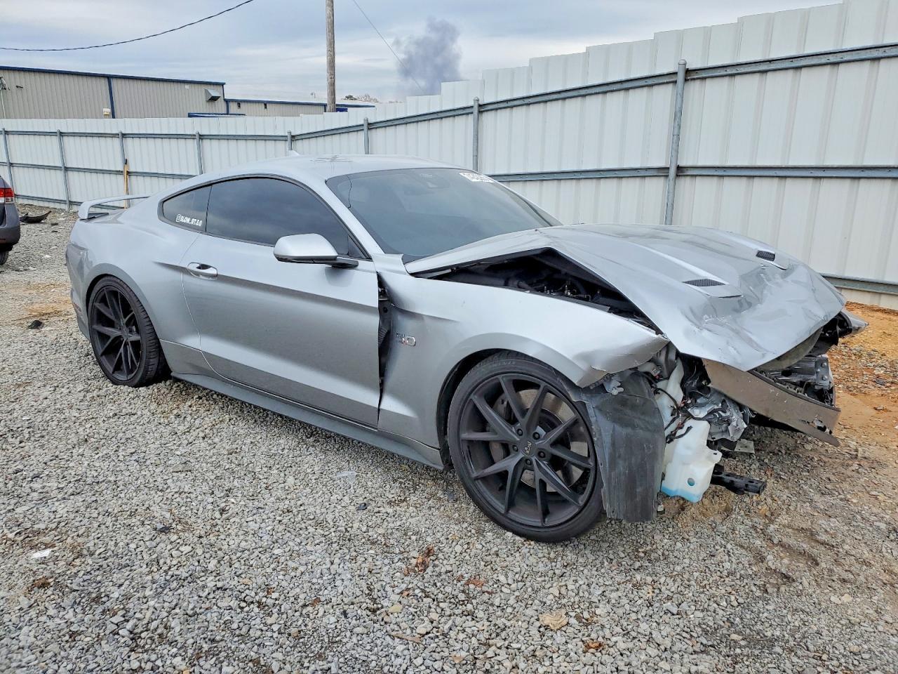 2021 Ford Mustang Gt - zdjęcie 4