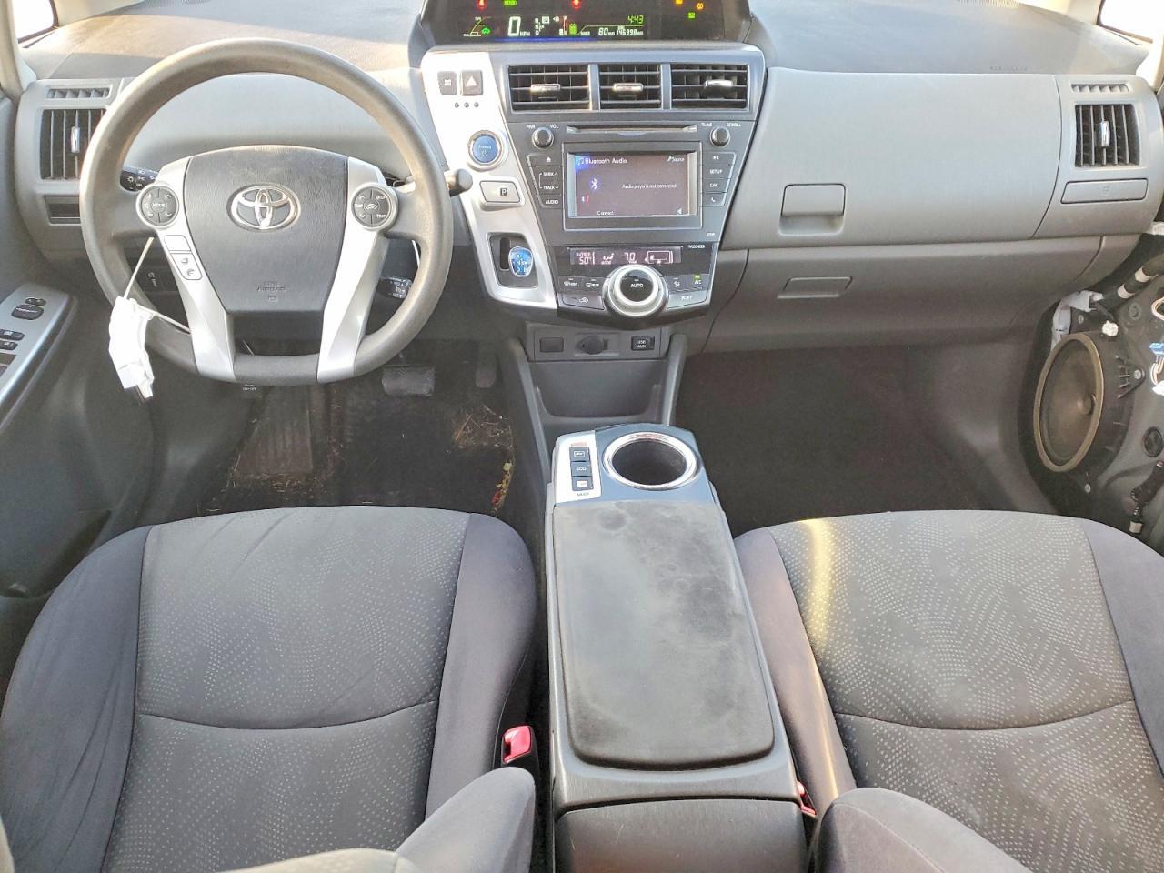 2014 Toyota Prius V - zdjęcie 8