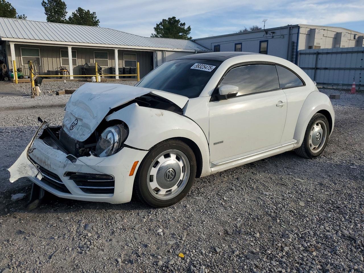 2018 Volkswagen Beetle S - zdjęcie główne