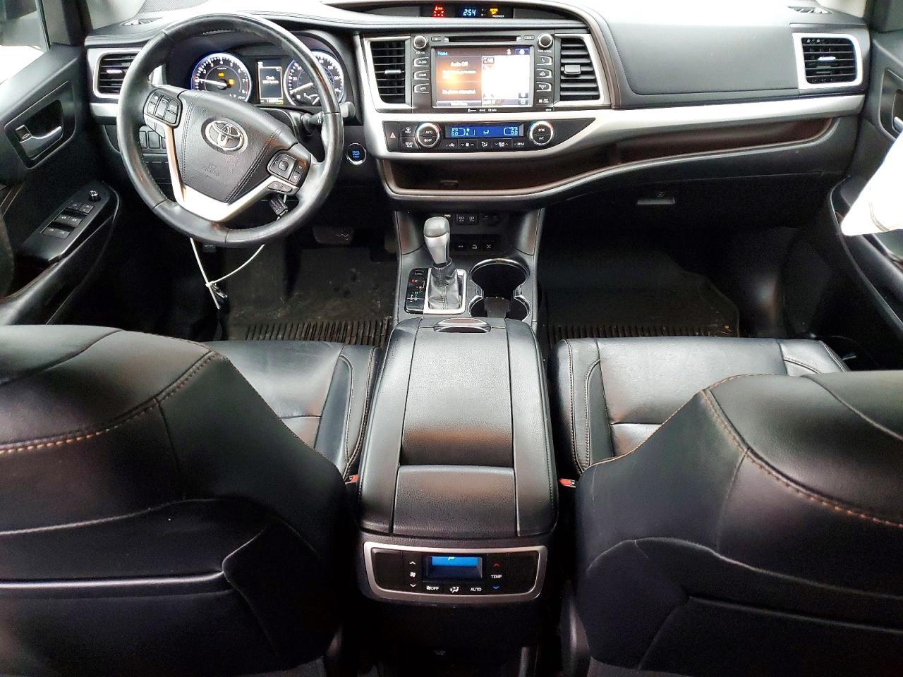 2017 Toyota Highlander Se - zdjęcie 8