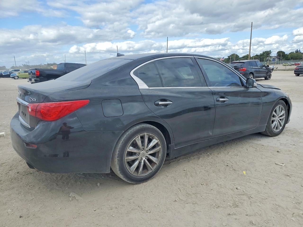 2015 Infiniti Q50 Base - zdjęcie 3