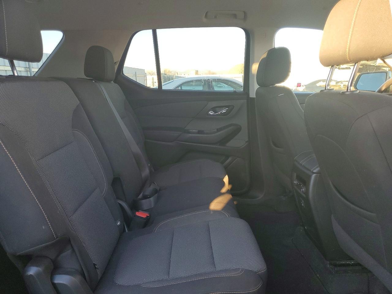 2021 Chevrolet Traverse Ls - zdjęcie 11