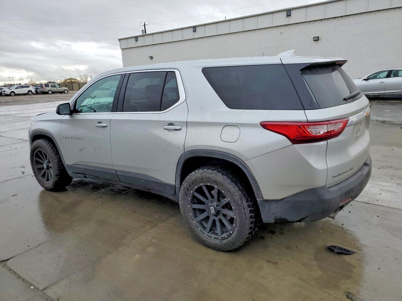 2018 Chevrolet Traverse Ls - zdjęcie 2