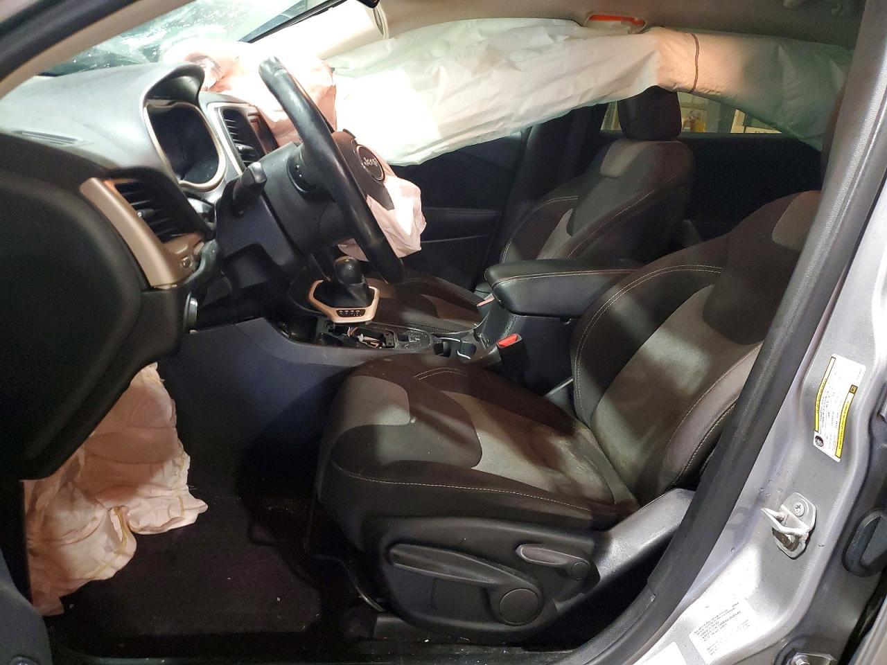 2017 Jeep Cherokee Sport - zdjęcie 7