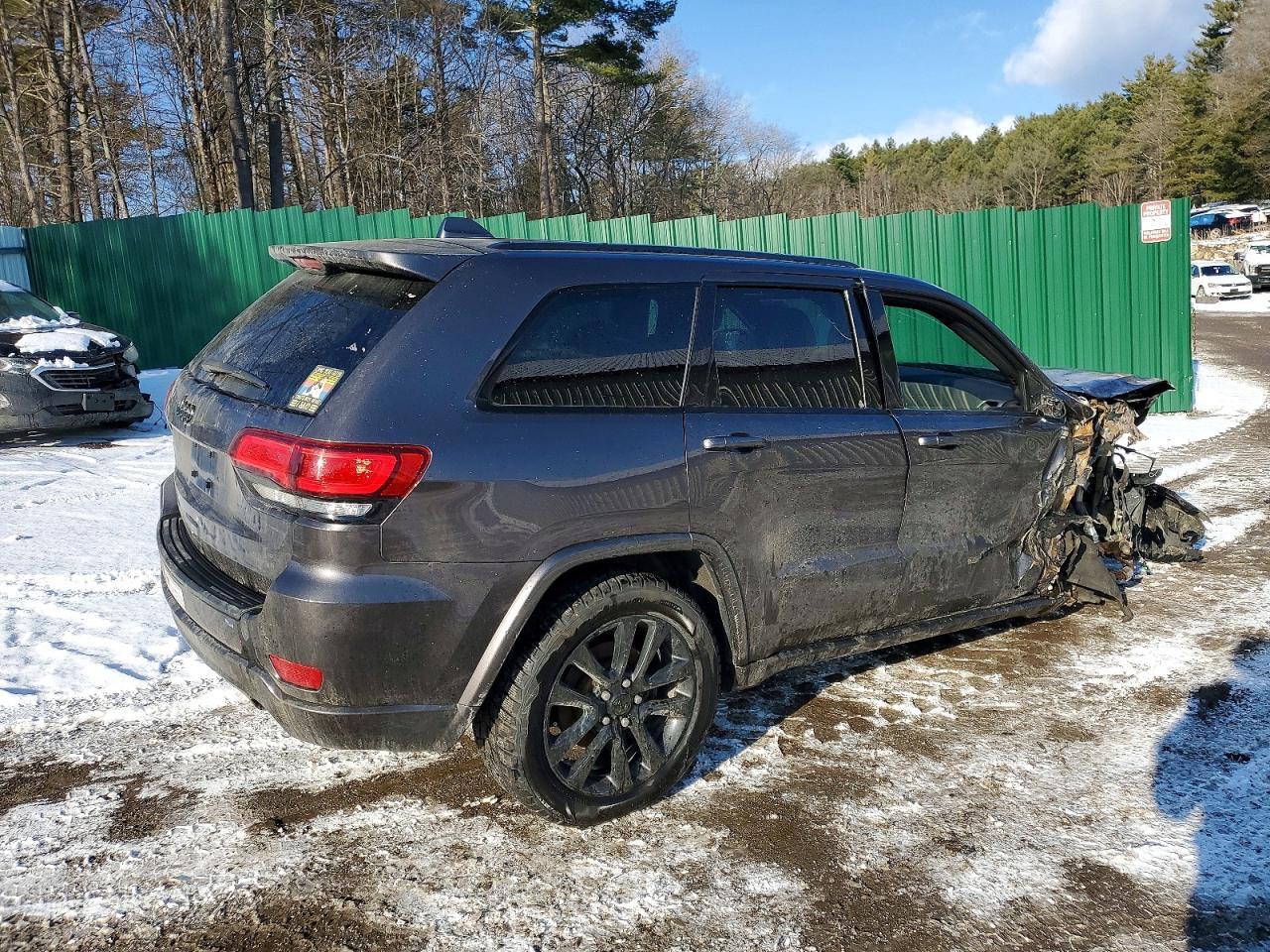 2020 Jeep Grand Cherokee Laredo - zdjęcie 3