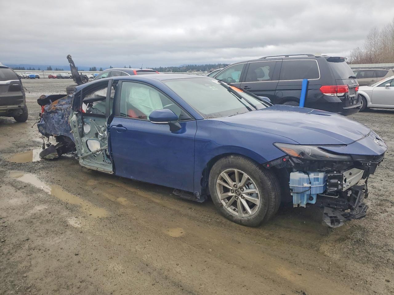 2025 Toyota Camry Le - zdjęcie 4