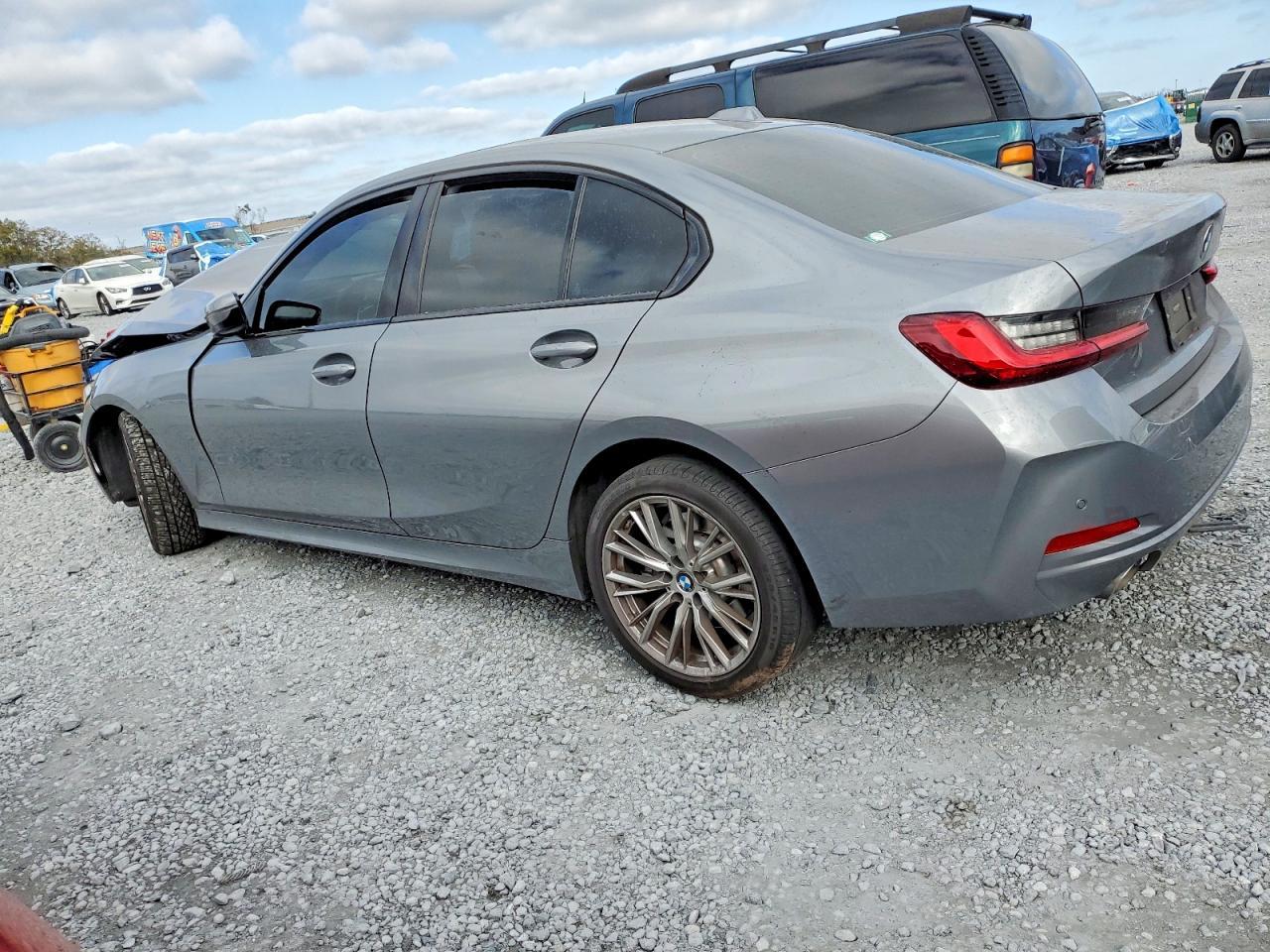 BMW Seria 3 - zdjęcie 2