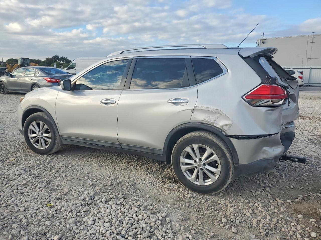 2014 Nissan Rogue Sv - zdjęcie 2
