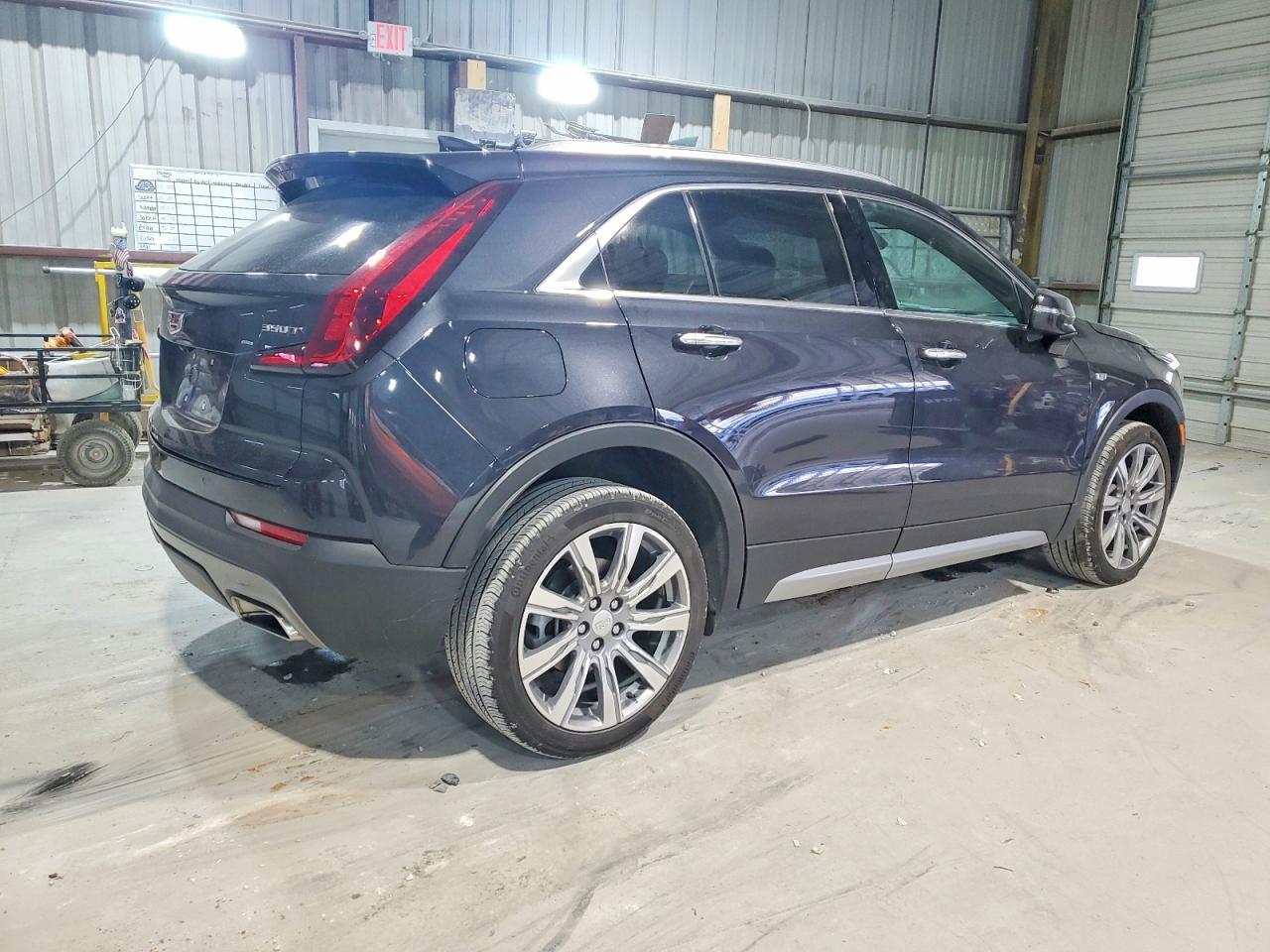 2023 Cadillac Xt4 Premium Luxury - zdjęcie 3