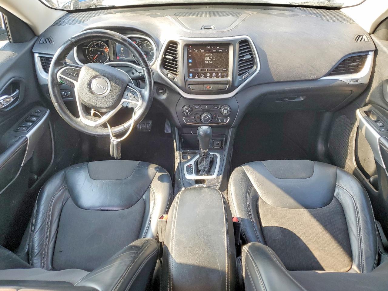 2018 Jeep Cherokee Latitude Plus - zdjęcie 8