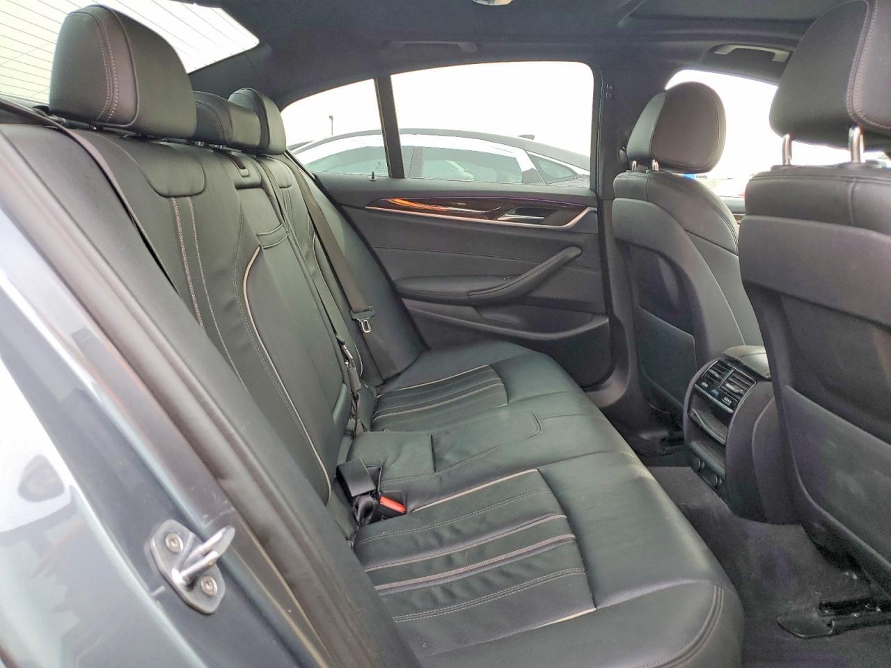 2019 BMW 540 I - zdjęcie 10