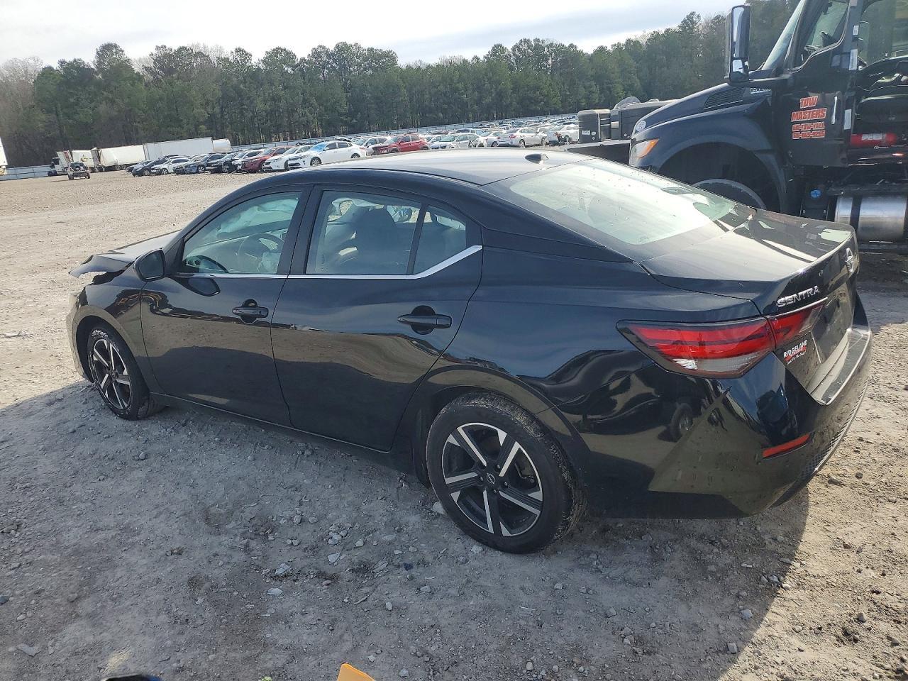 2024 Nissan Sentra Sv - zdjęcie 2