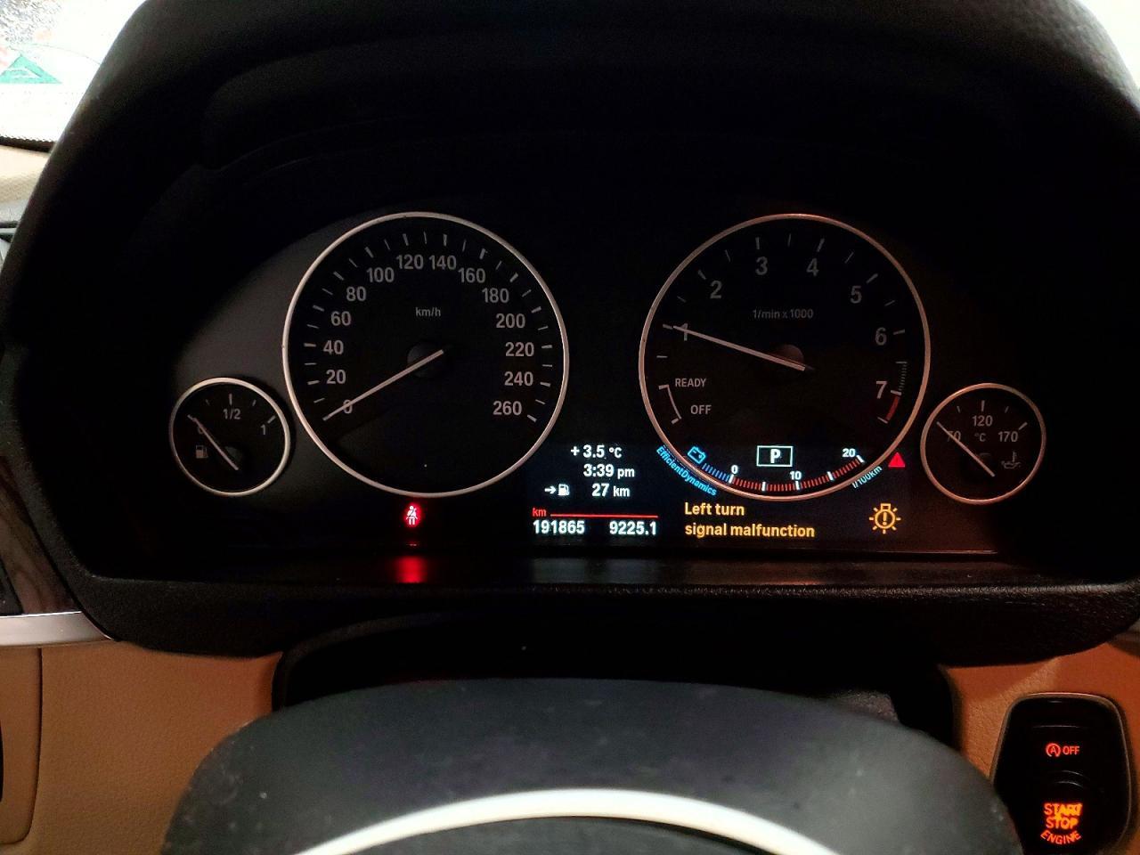 2013 BMW 320 I - zdjęcie 9