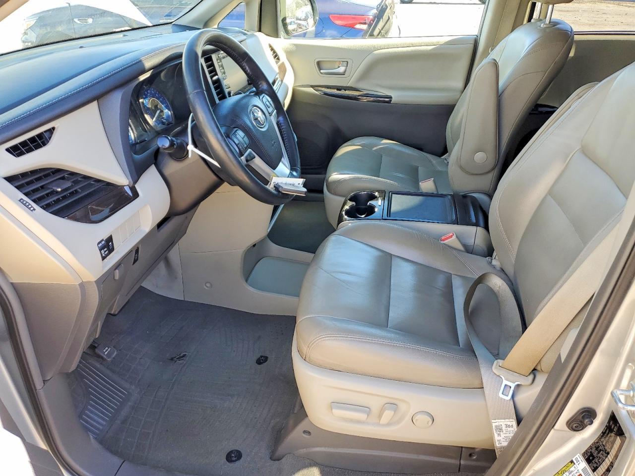 2019 Toyota Sienna Xle - zdjęcie 7