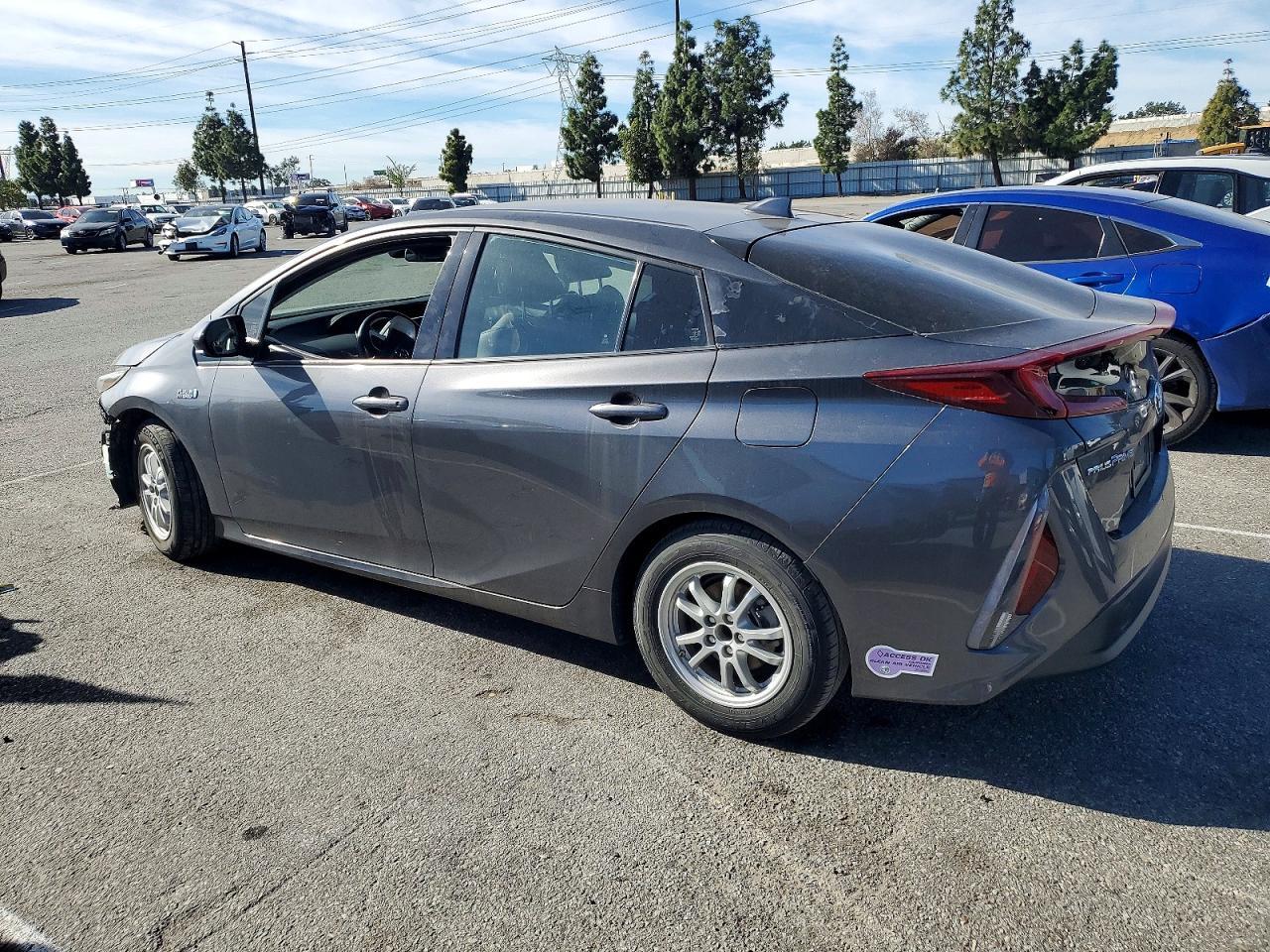 2019 Toyota Prius Prime - zdjęcie 2