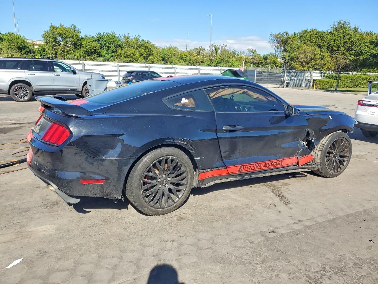 2017 Ford Mustang - zdjęcie 3