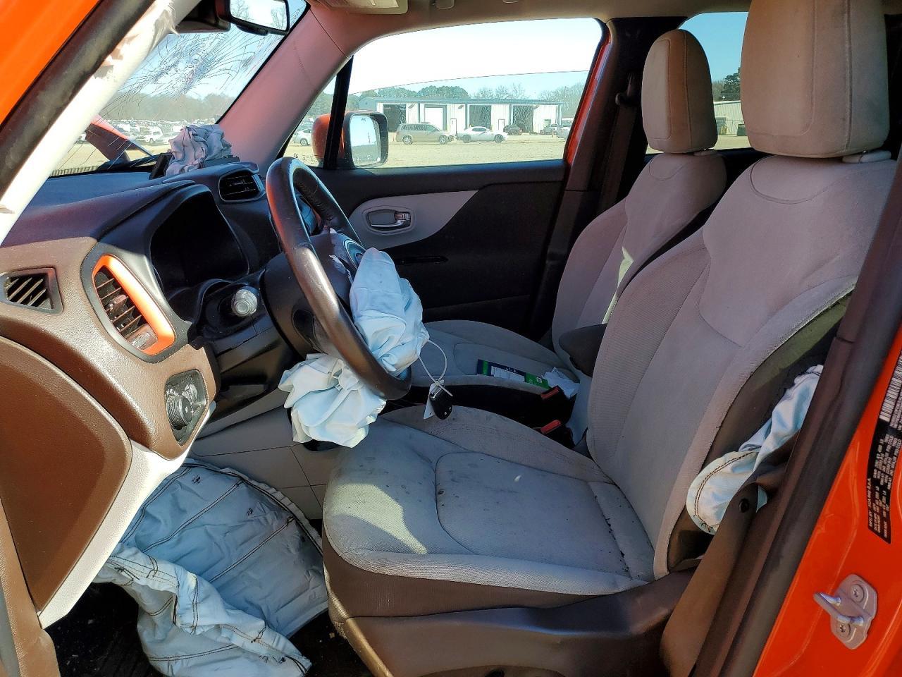 2016 Jeep Renegade Latitude - zdjęcie 7