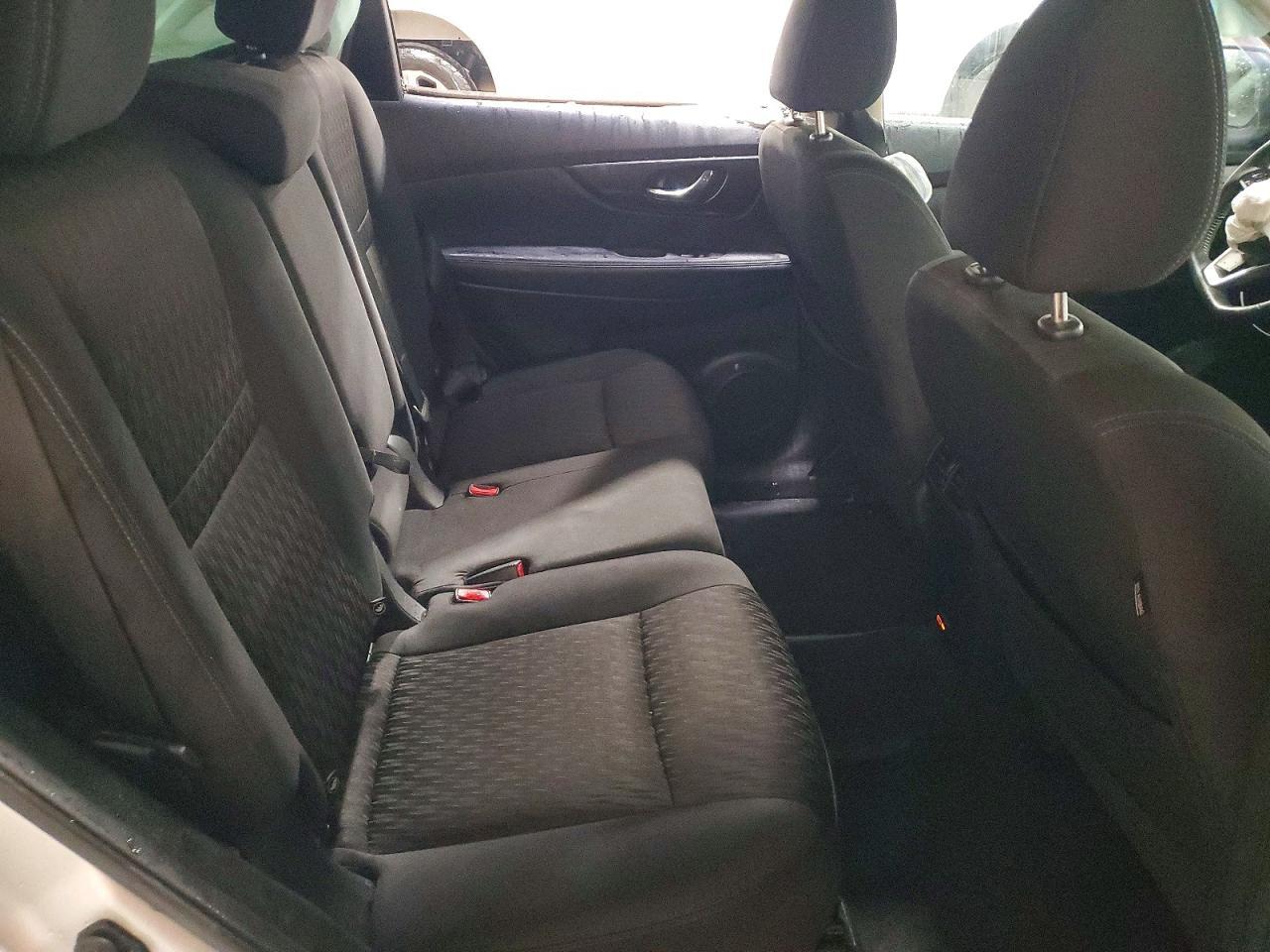 2020 Nissan Rogue S - zdjęcie 11