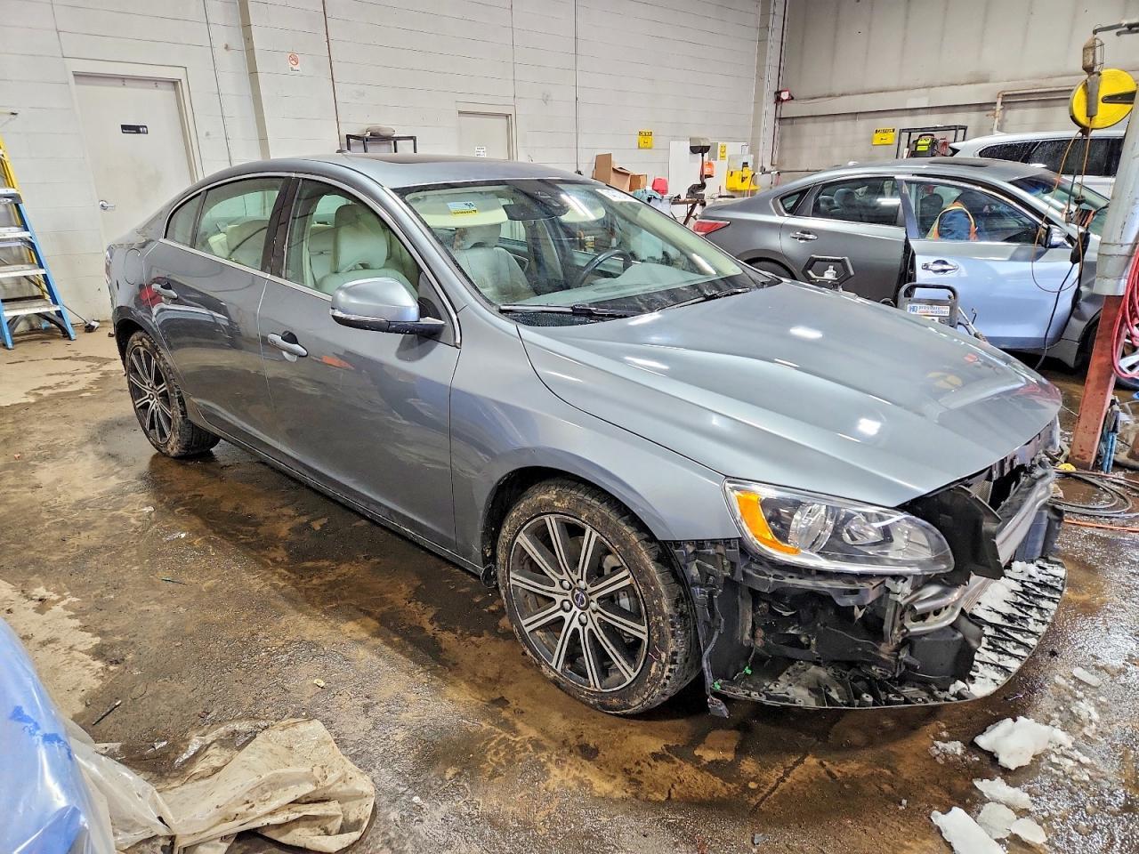 Volvo S60 - zdjęcie 4