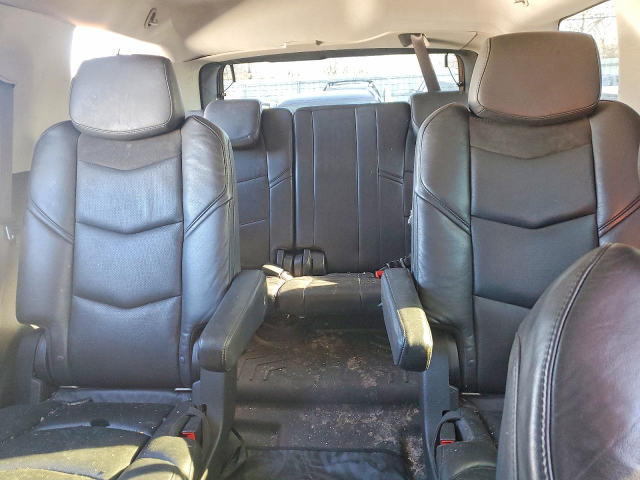 2016 Cadillac Escalade Luxury - zdjęcie 19