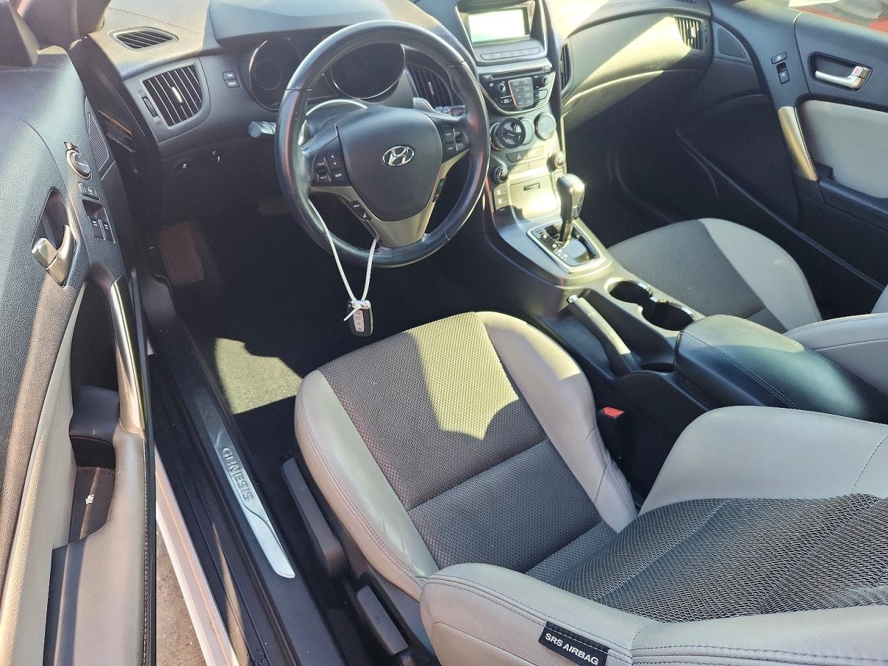 2015 Hyundai Genesis Coupe 3.8L - zdjęcie 8