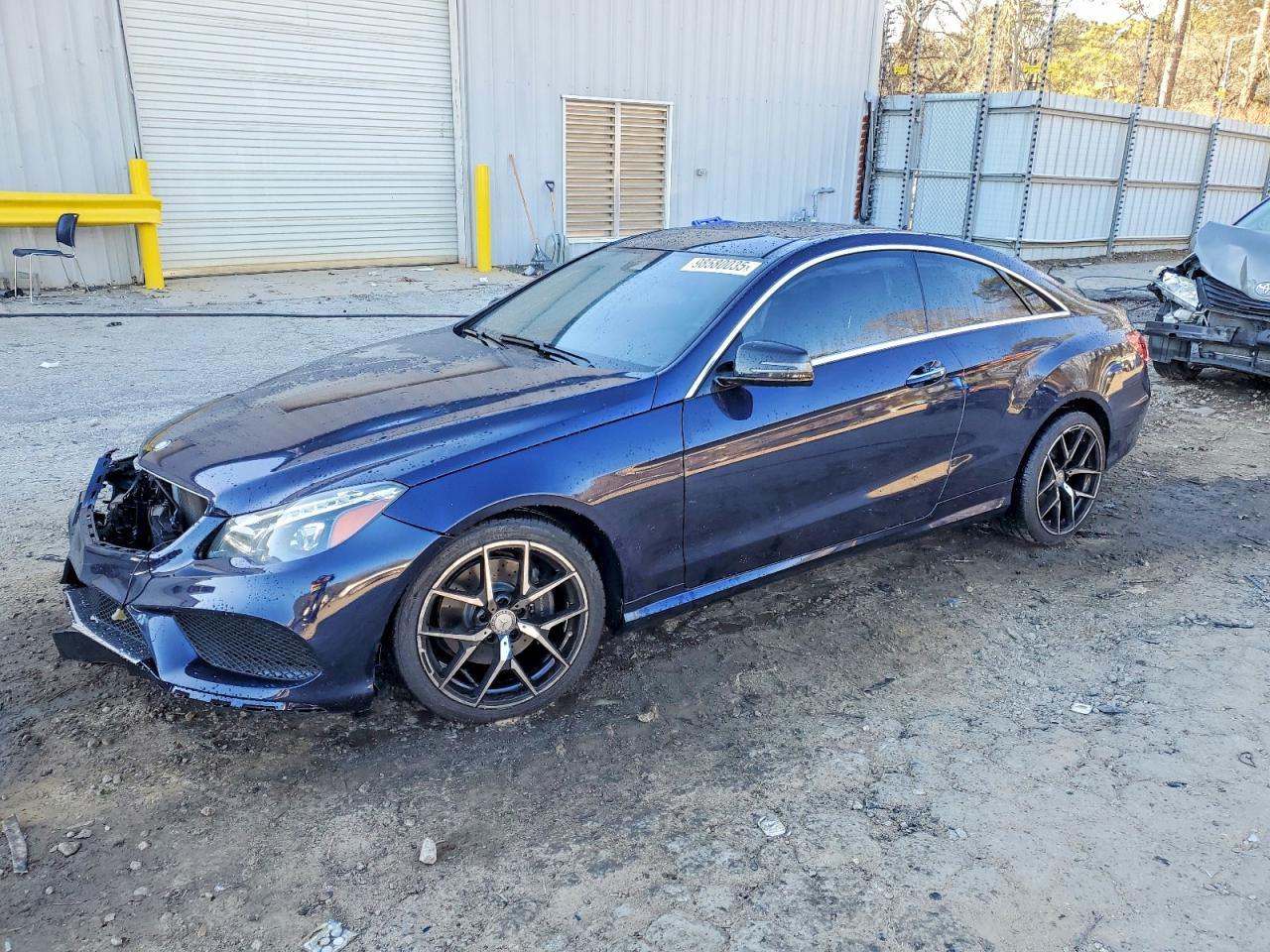 2017 Mercedes-Benz E 400 - zdjęcie główne