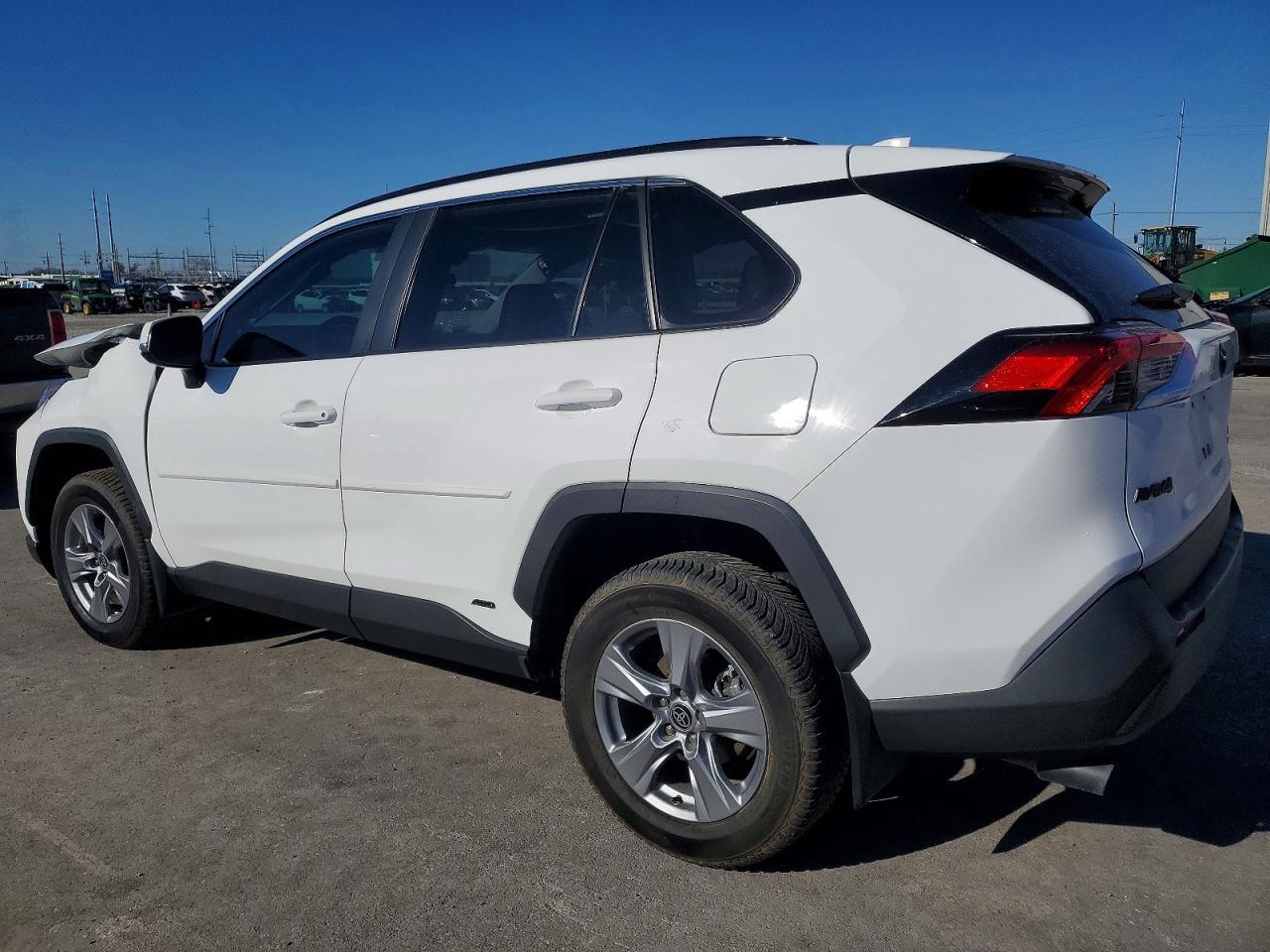 2025 Toyota Rav4 Hybrid Xle - zdjęcie 2