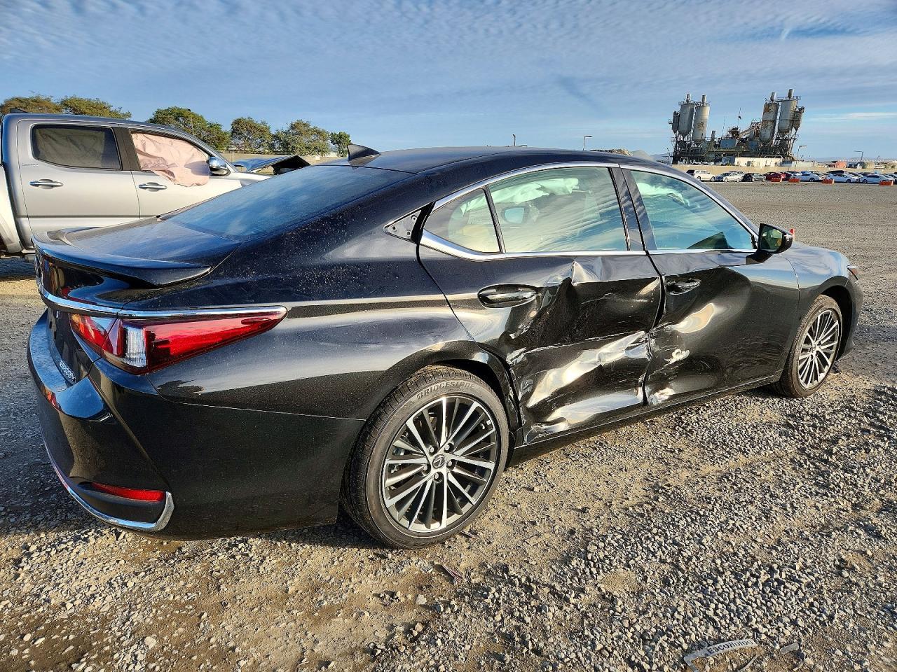 2025 Lexus Es 300 - zdjęcie 3
