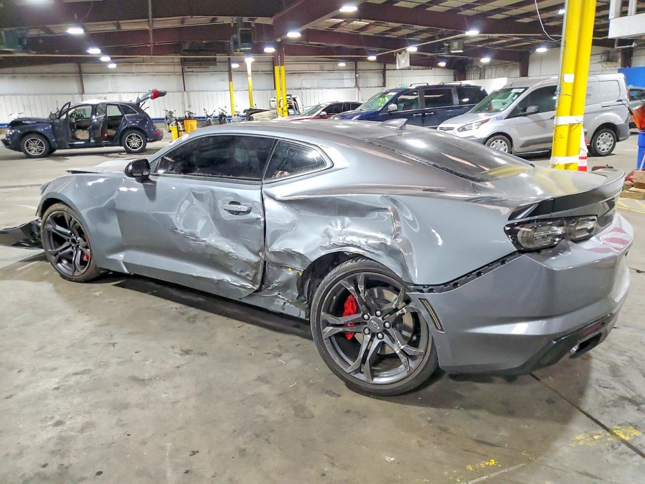 2021 Chevrolet Camaro Lz - zdjęcie 2