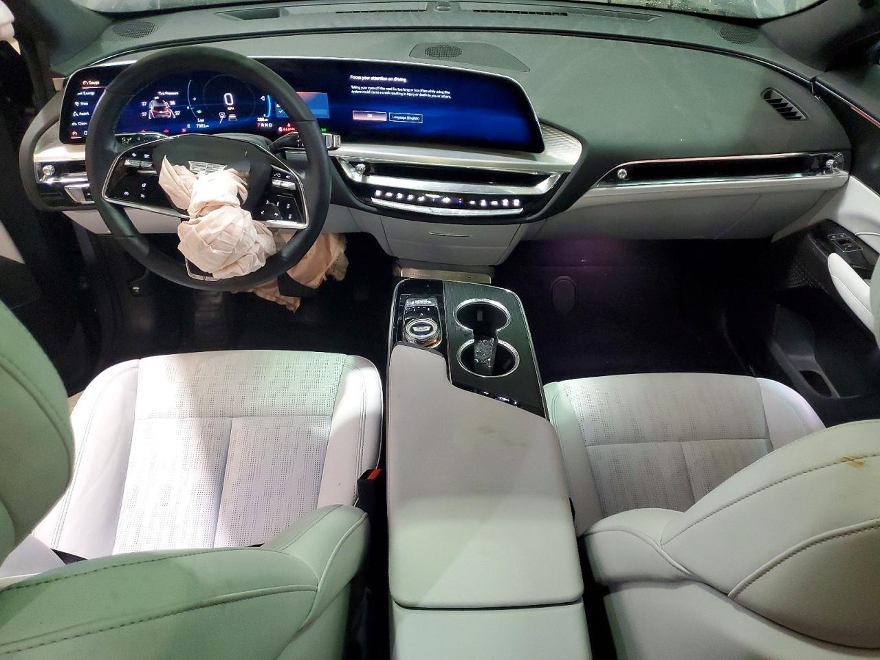 2025 Cadillac Lyriq Luxury - zdjęcie 8