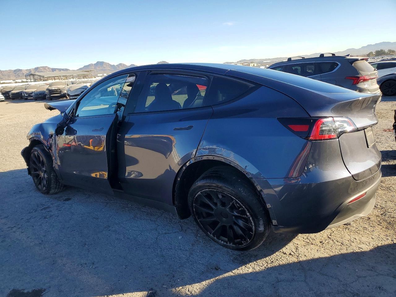 2023 Tesla Model Y - zdjęcie 2