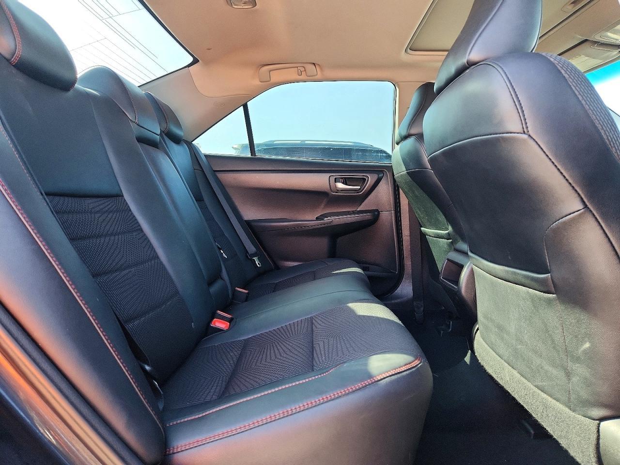 2017 Toyota Camry Se - zdjęcie 10