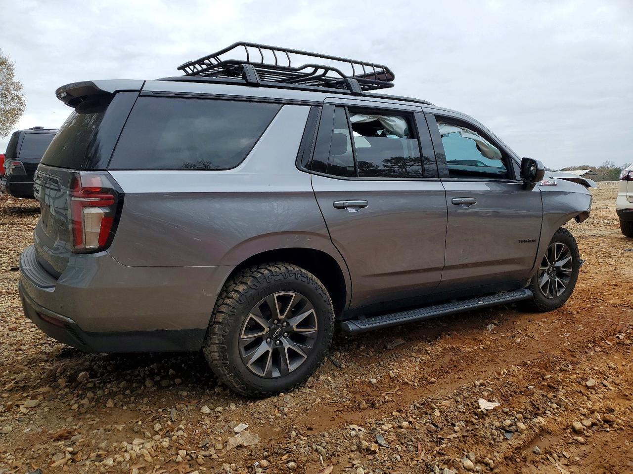 2021 Chevrolet Tahoe K1500 Z71 - zdjęcie 3