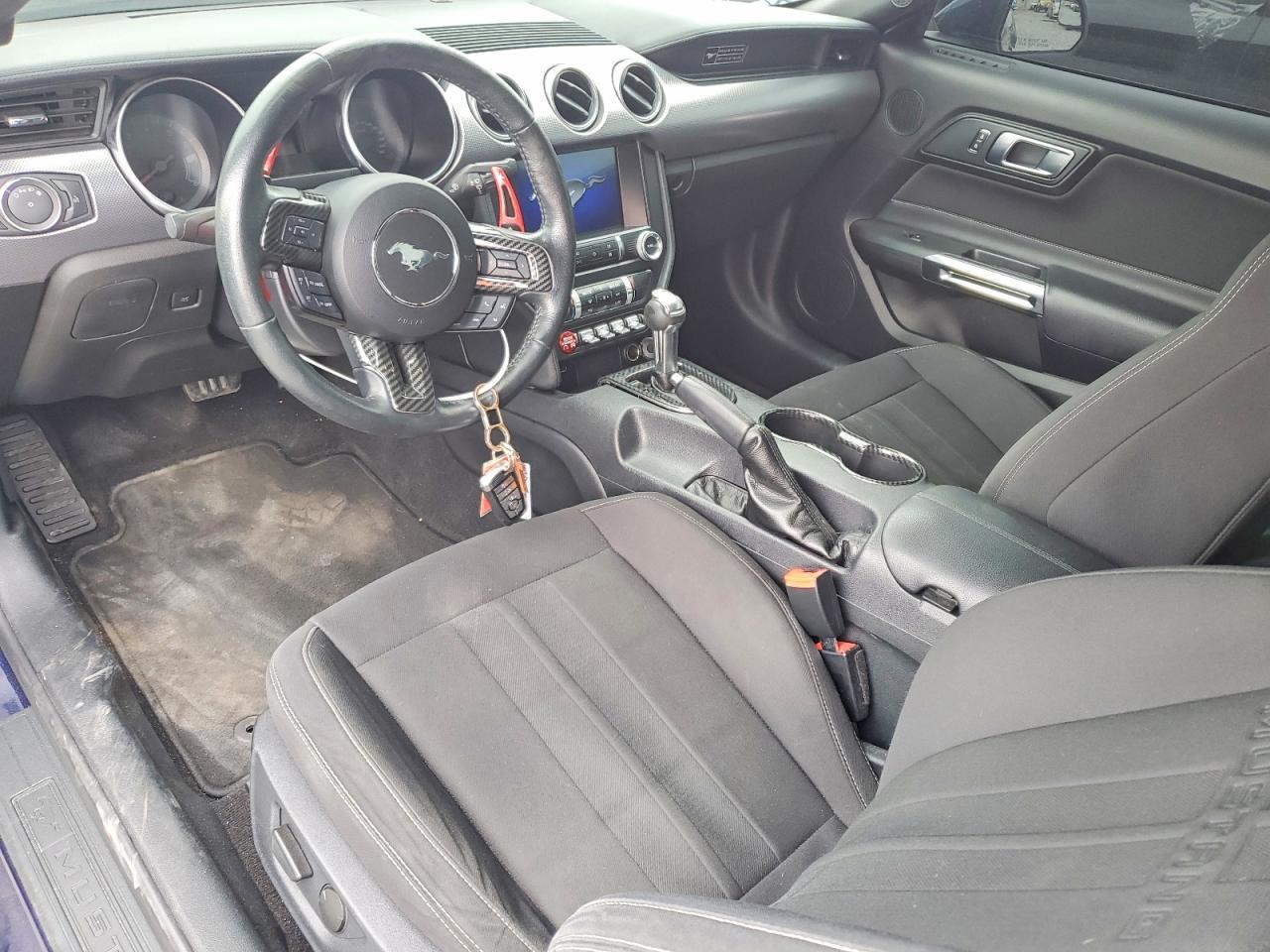 2020 Ford Mustang - zdjęcie 8
