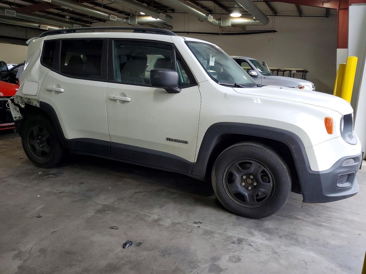 2016 Jeep Renegade Sport - zdjęcie 4