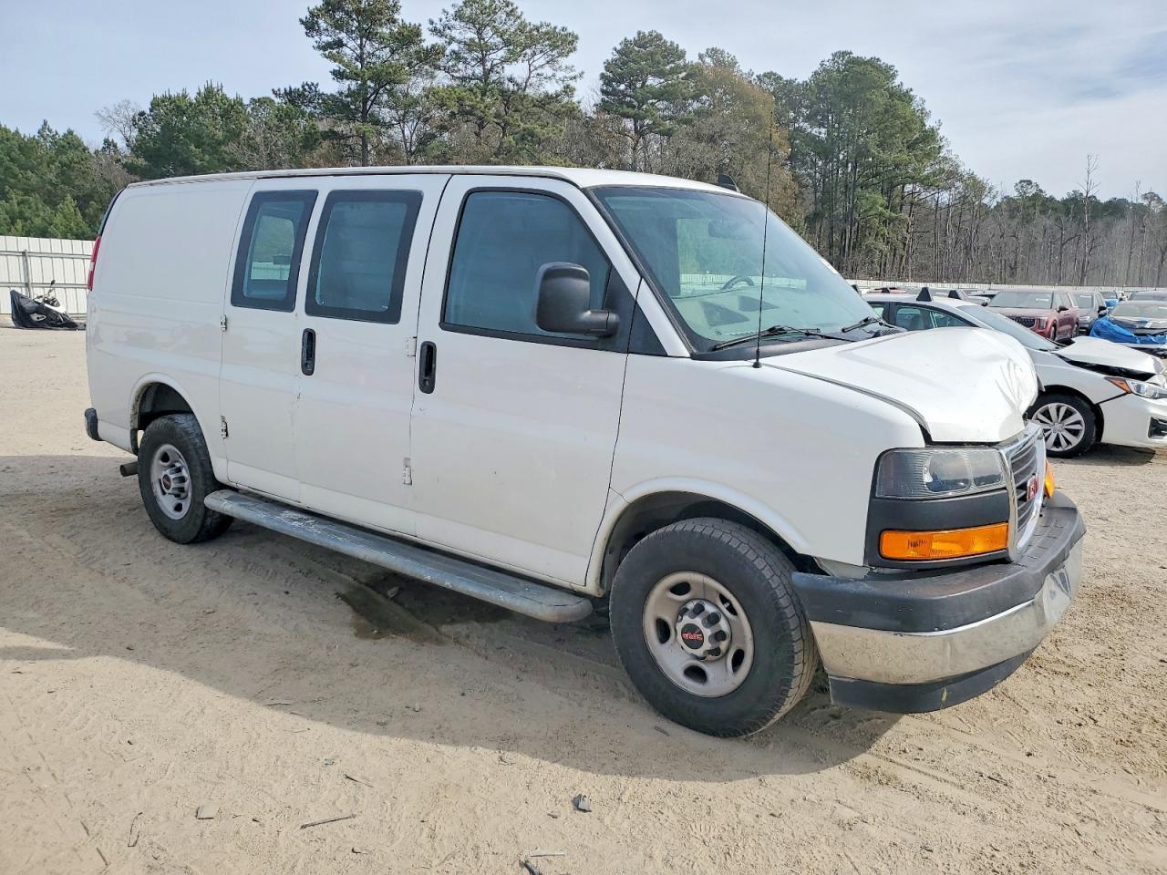 2019 GMC Savana G2500 - zdjęcie 4