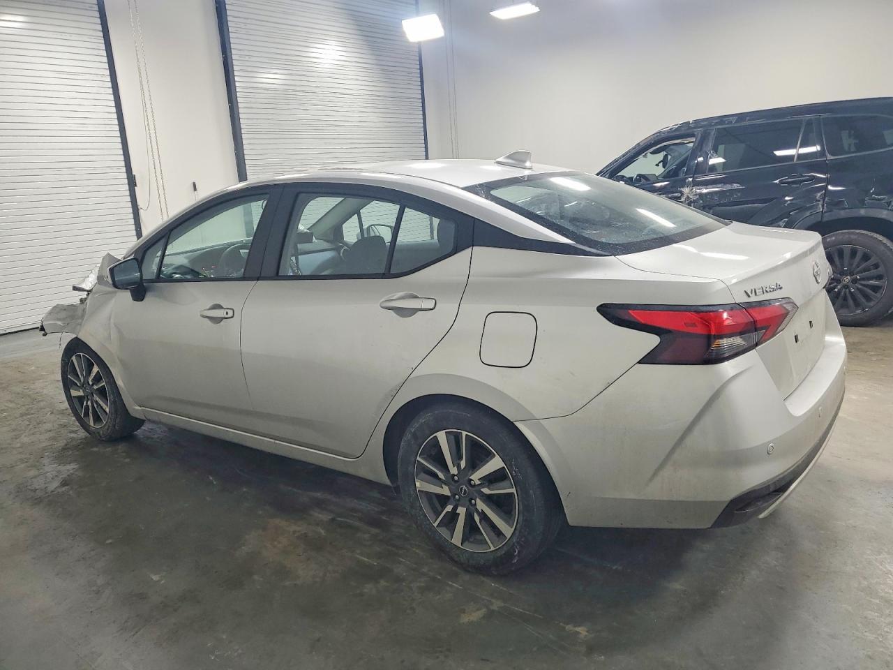 2025 Nissan Versa Sv - zdjęcie 2