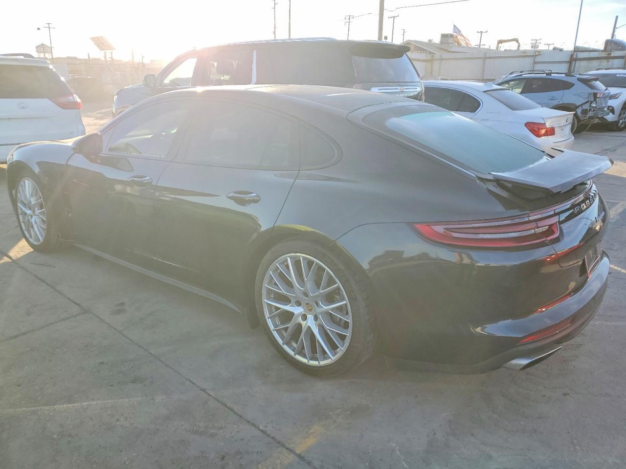 2017 Porsche Panamera 2 - zdjęcie 2